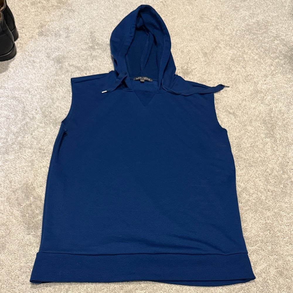 Slate & Stone blue short sleeve hoodie. super comfy and fitted